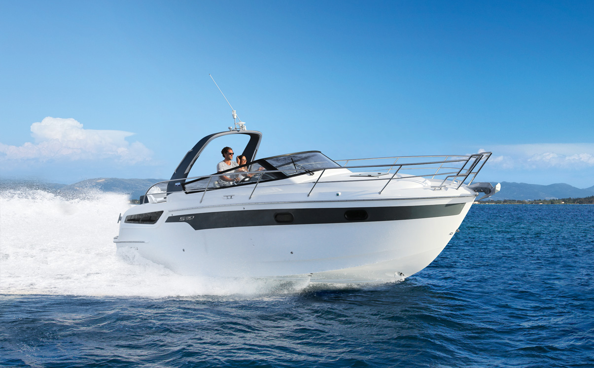 Bavaria S30 motor yacht exterior profile cruising on open water