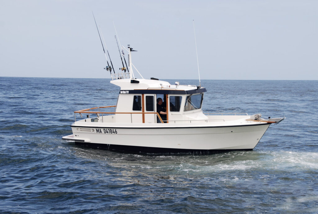 Targa 25.1 TF recreational fishing boat with open aft deck and pilothouse